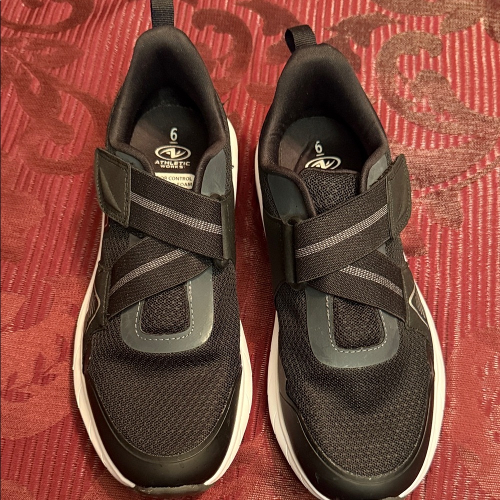 Aetrex Men's Black and Gray Athletic Shoes